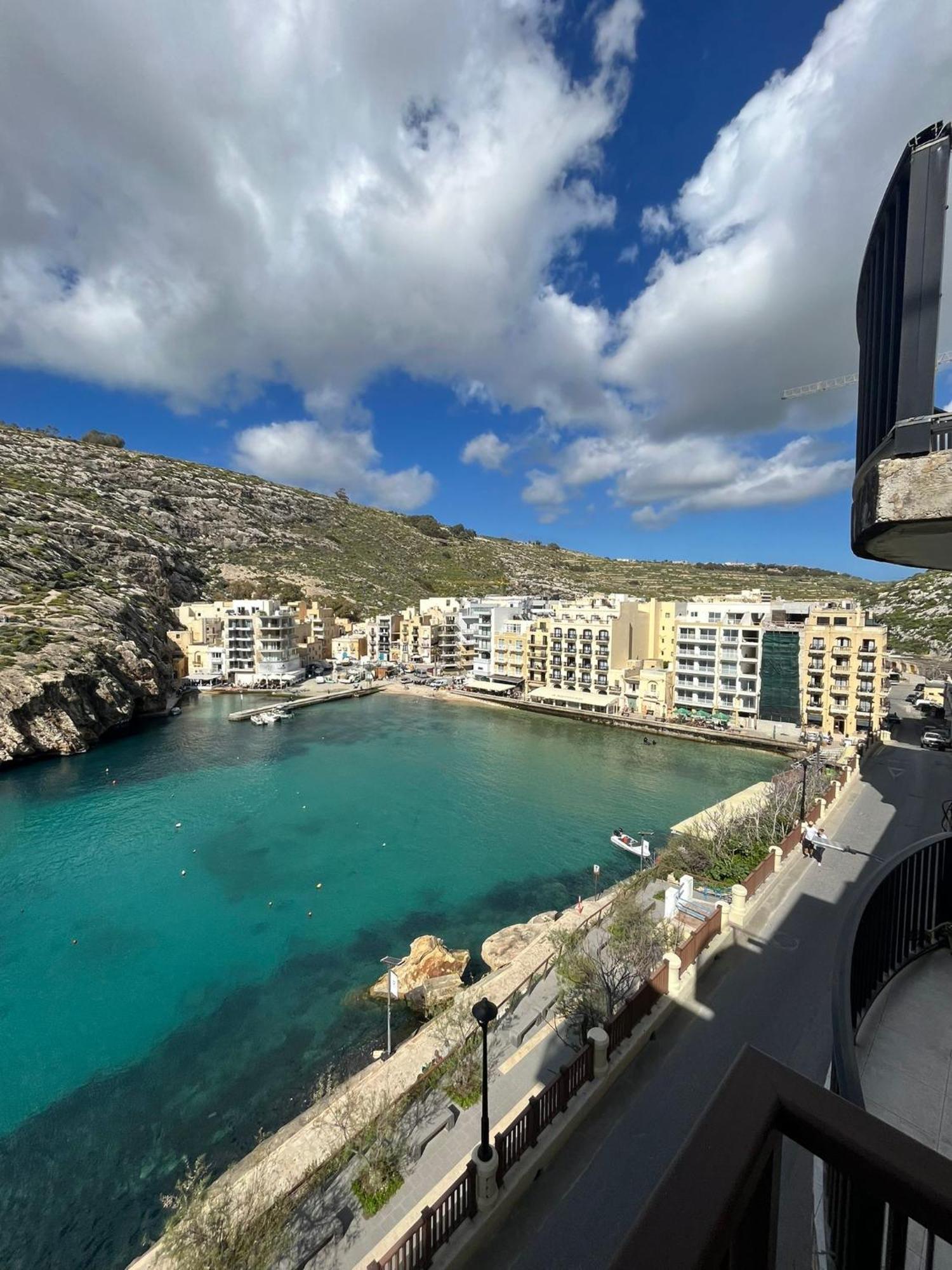 Seafront With Amazing Sunset View Apartment